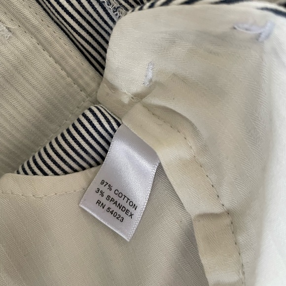 Banana Republic Navy Pinstripe Shorts, Martin Fit, Size 0 - Picture 5 of 5